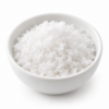Delicate witte Fleur de sel-kristallen in een witte ronde kom